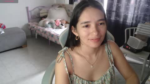 erina_1 online show from April 25, 5:43 pm