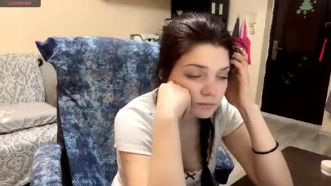 Elizabeth online show from March 18, 4:57 pm