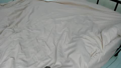 Erline and Monica online show from August 2, 2:02 am
