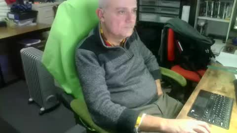 ernello online show from November 10, 10:45 pm