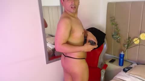 Snapshot of eros_kai chatting on October 12, 5:22 am Eros Kai online show from October 12, 5:22 am