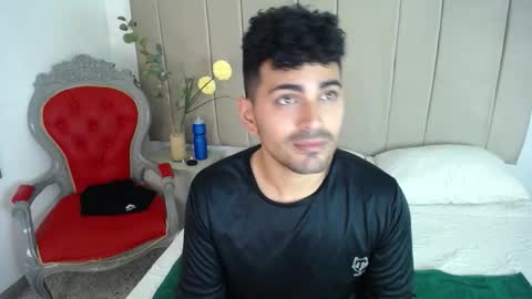 Snapshot of eros_kai chatting on October 21, 3:44 am Eros Kai online show from October 21, 3:44 am