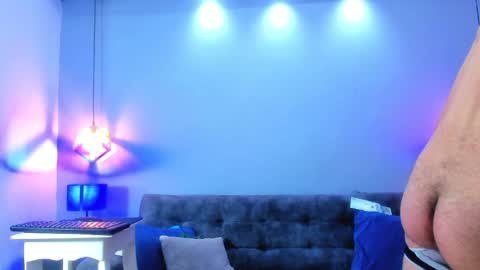 Eross online show from April 30, 9:41 pm