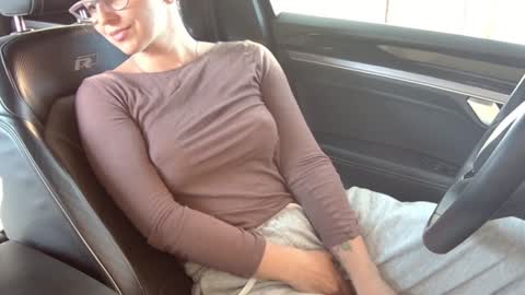 Snapshot of erotic_vibe chatting on September 26, 11:29 am Melissa online show from September 26, 11:29 am