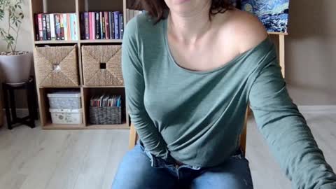 Snapshot of erotic_vibe chatting on October 1, 12:04 pm Melissa online show from October 1, 12:04 pm