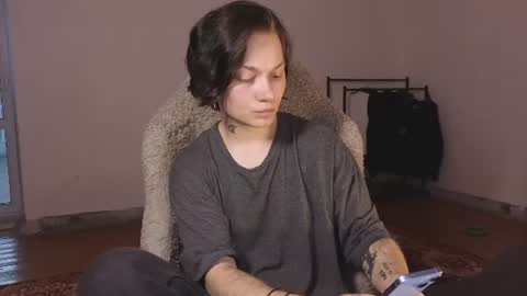 esajukyy online show from August 5, 2:25 pm