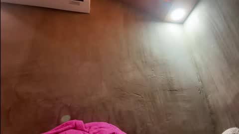 Chelliane online show from February 11, 2:43 pm