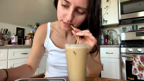esimaralda online show from June 27, 12:22 pm