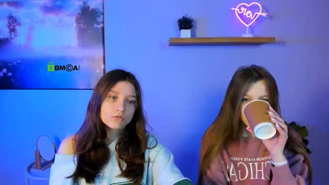 esme_moore_ online show from October 24, 8:26 am