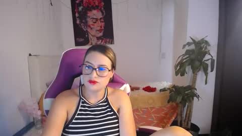 Esmeralda online show from January 5, 8:01 pm