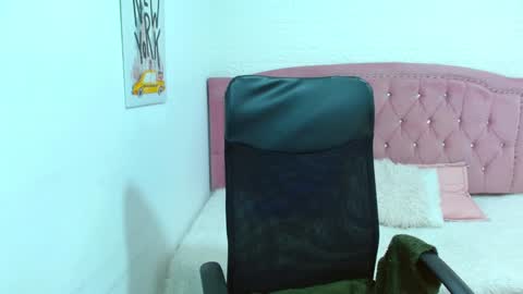 Esmeralda online show from December 12, 8:21 pm