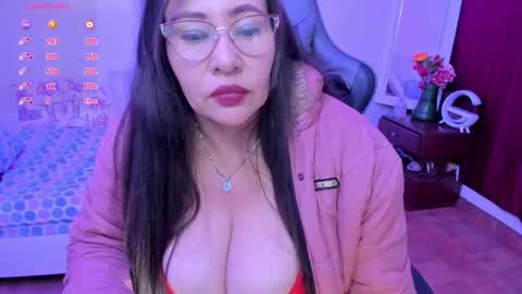 esme online show from September 9, 8:09 pm