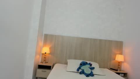 Esmeralda online show from December 3, 7:36 pm