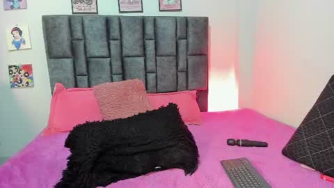 Perla online show from July 15, 10:31 am
