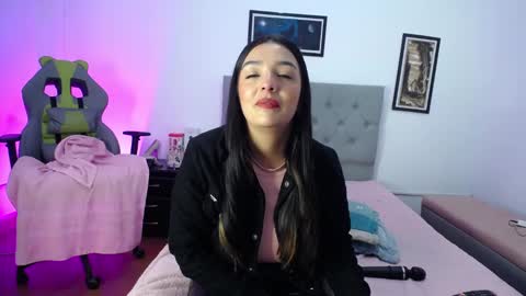 Perla online show from October 14, 4:04 am