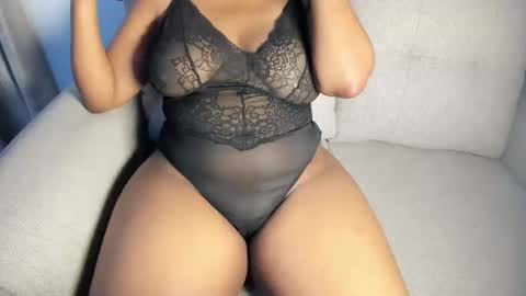 Esme online show from October 27, 1:00 pm