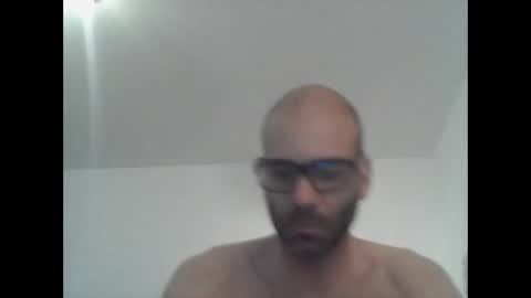 especially871850 online show from April 20, 8:50 am