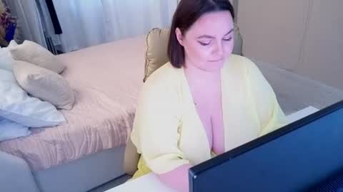 Ava online show from June 13, 2:55 am