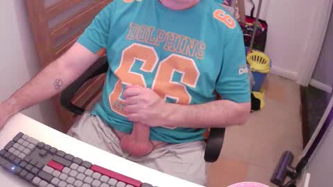 Snapshot of essex_wild chatting on October 19, 7:18 pm Morph online show from October 19, 7:18 pm