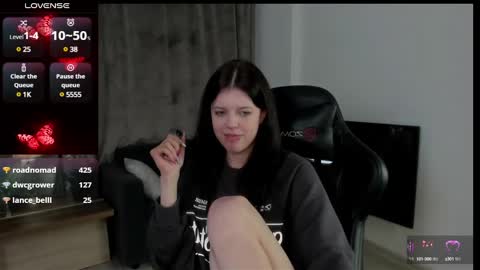 esteria online show from December 8, 3:40 am