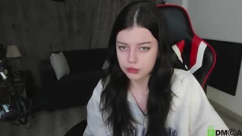 esteria online show from January 2, 11:06 pm