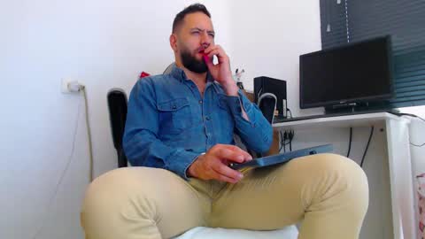 esteban online show from March 17, 5:18 pm