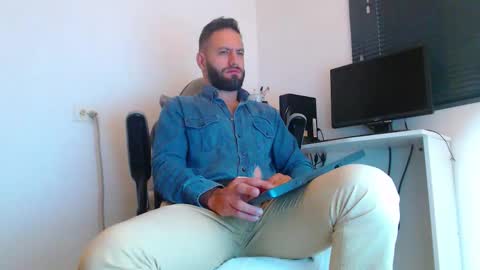 esteban online show from February 18, 1:33 pm