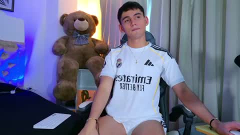 Esteban online show from June 23, 7:20 pm