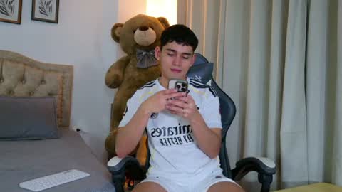 Esteban online show from August 1, 11:56 am