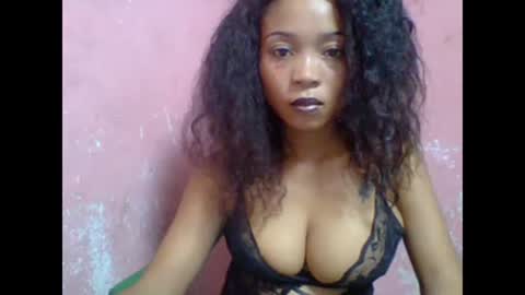 Snapshot of estelah20 chatting on October 10, 1:17 pm estelah20 online show from October 10, 1:17 pm