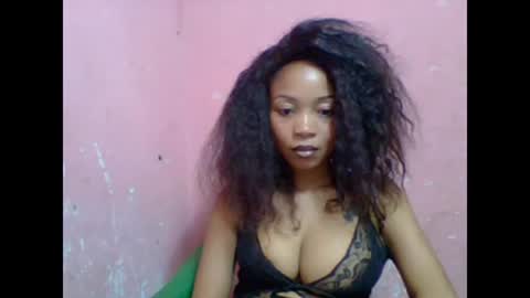 Snapshot of estelah20 chatting on October 5, 12:13 pm estelah20 online show from October 5, 12:13 pm