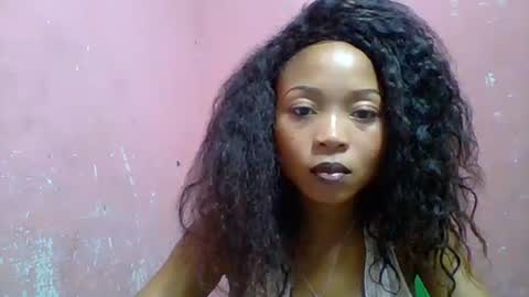 Snapshot of estelah20 chatting on September 16, 10:17 am estelah20 online show from September 16, 10:17 am