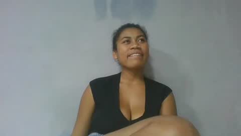 estelah796836 online show from May 15, 7:32 pm