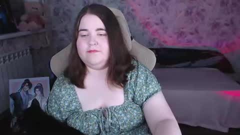 estelle_hicks online show from June 11, 7:23 pm
