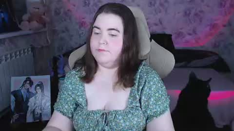 estelle_hicks online show from June 14, 7:16 pm