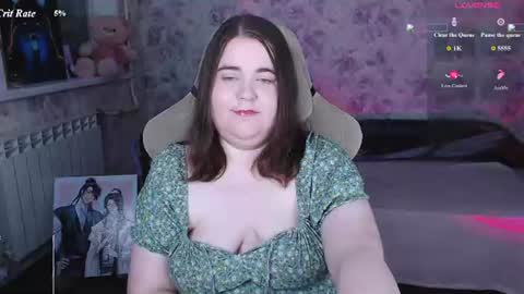estelle_hicks online show from June 17, 7:30 pm