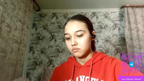 estellekirbo online show from March 7, 3:23 pm