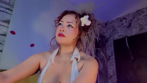estrella05_ online show from March 26, 5:35 am
