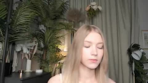 Natalie online show from October 23, 6:04 am