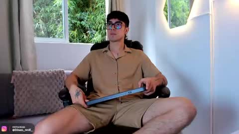 etham_wolf1 online show from June 2, 6:21 pm