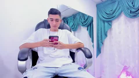 Ethan online show from January 8, 7:56 pm