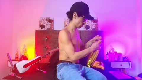 ethan  online show from July 29, 3:50 am