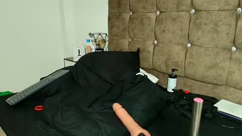 ethan  online show from July 11, 9:34 am