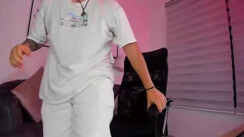 ethan_greacee online show from March 14, 12:09 pm