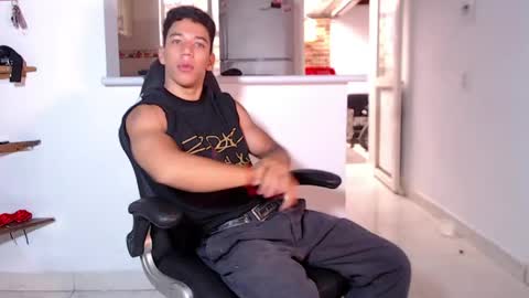 Ethan Noir online show from June 3, 2:44 pm