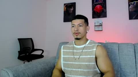 ethan_rodgers01 online show from July 13, 2:20 pm