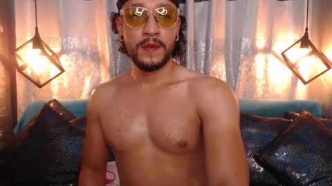 ethan w7 online show from October 19, 11:09 pm
