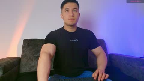 ethanconnor_ online show from May 2, 12:11 pm