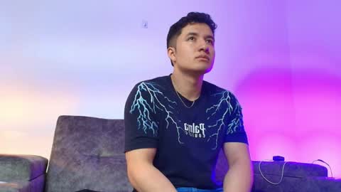 ethanconnor_ online show from May 22, 12:01 pm