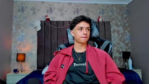 ethanlowell online show from December 5, 7:18 am